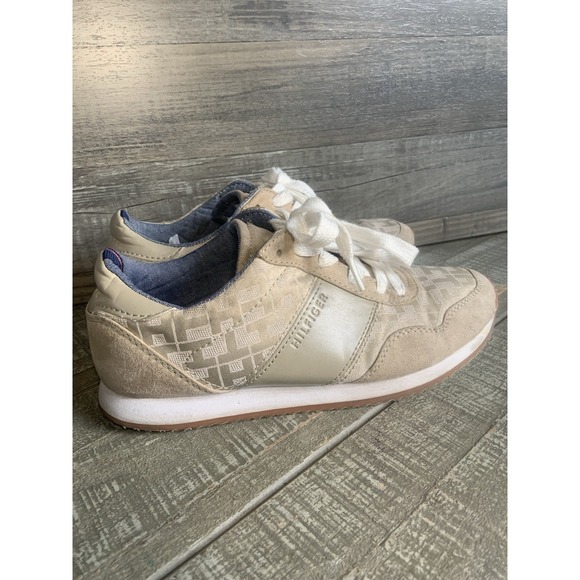 Tommy Hilfiger Shoes - Tommy Hilfiger Women's Sneakers Shoes‎ Size 7.5 Tan Wonderful Condition